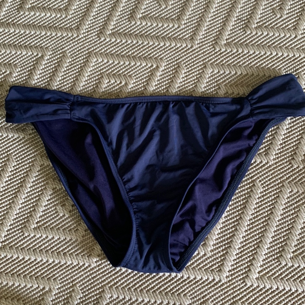 CARVE DESIGNS navy swim bottom